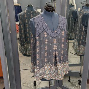 Zac & Rachel Sleeveless floral navy lace v-neck top 1x